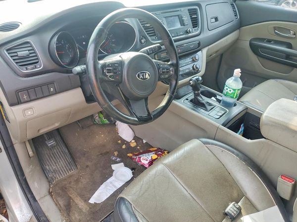 2016 KIA SEDONA LX - Middle-low
