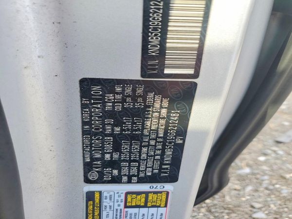 2016 KIA SEDONA LX - Middle-low