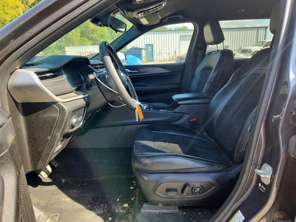 2023 JEEP GRAND CHEROKEE L LAREDO 4X2