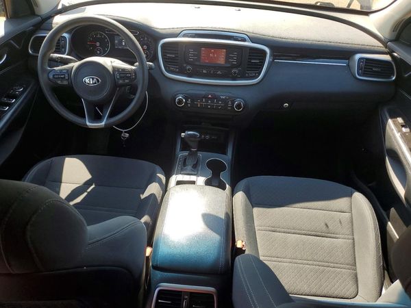 2017 KIA SORENTO L, LX