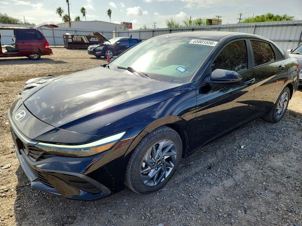 2024 HYUNDAI ELANTRA