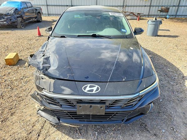 2024 HYUNDAI ELANTRA