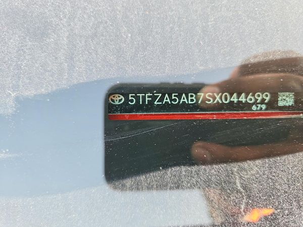 2025 TOYOTA TUNDRA