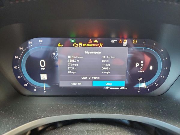 2025 VOLVO V60