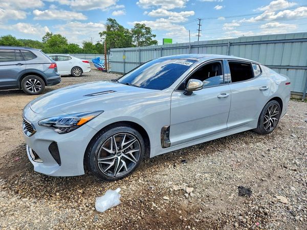 2022 KIA STINGER