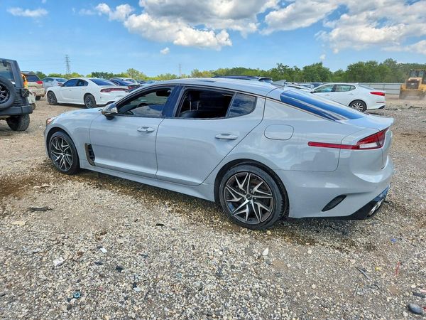 2022 KIA STINGER