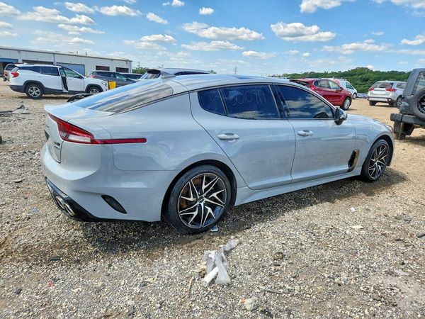 2022 KIA STINGER