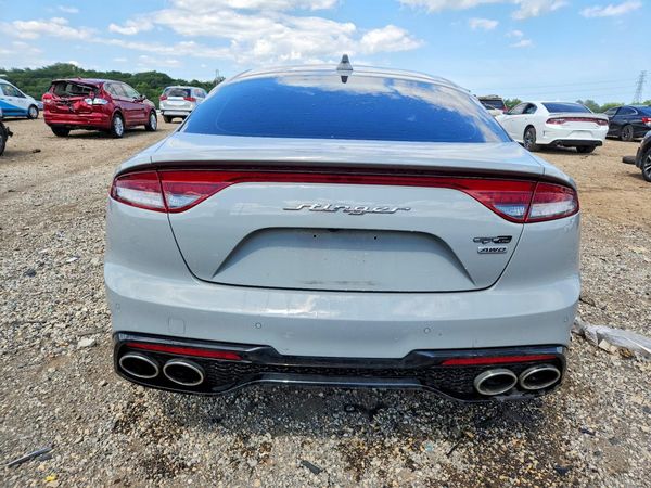 2022 KIA STINGER