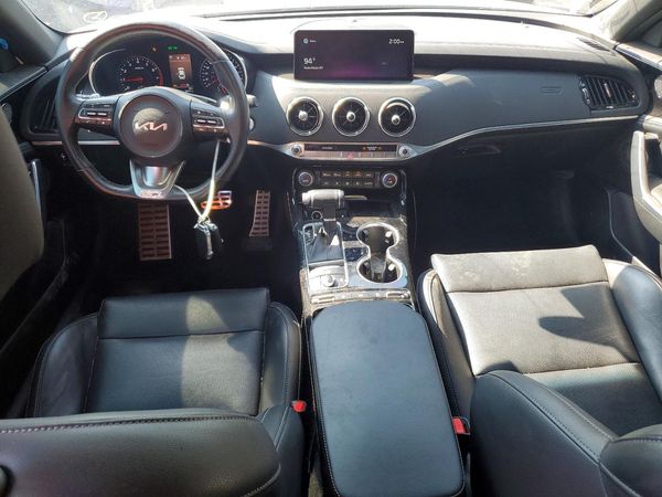2022 KIA STINGER