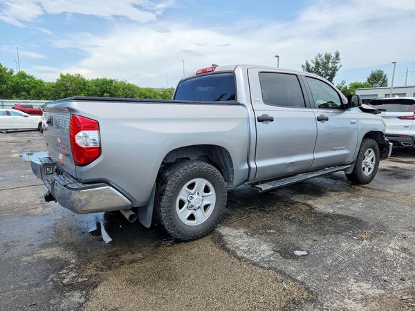 2020 TOYOTA TUNDRA