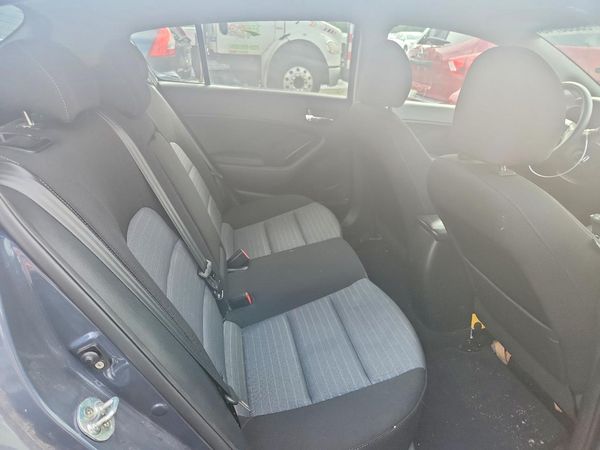 2016 KIA FORTE5 GL (Middle-Low Grade)