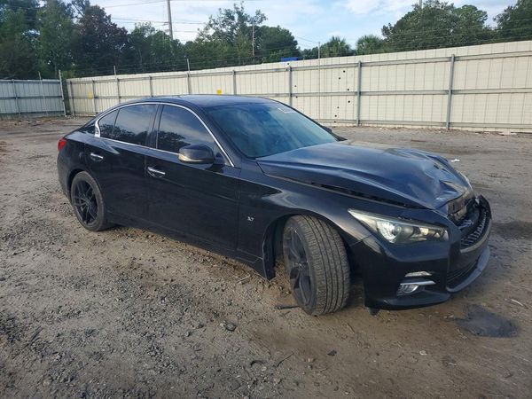 2015 INFINITI Q50