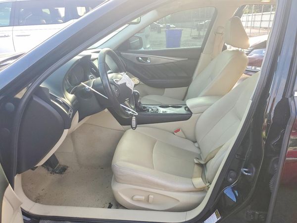 2015 INFINITI Q50