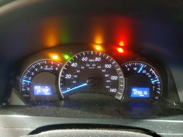 2015 TOYOTA CAMRY