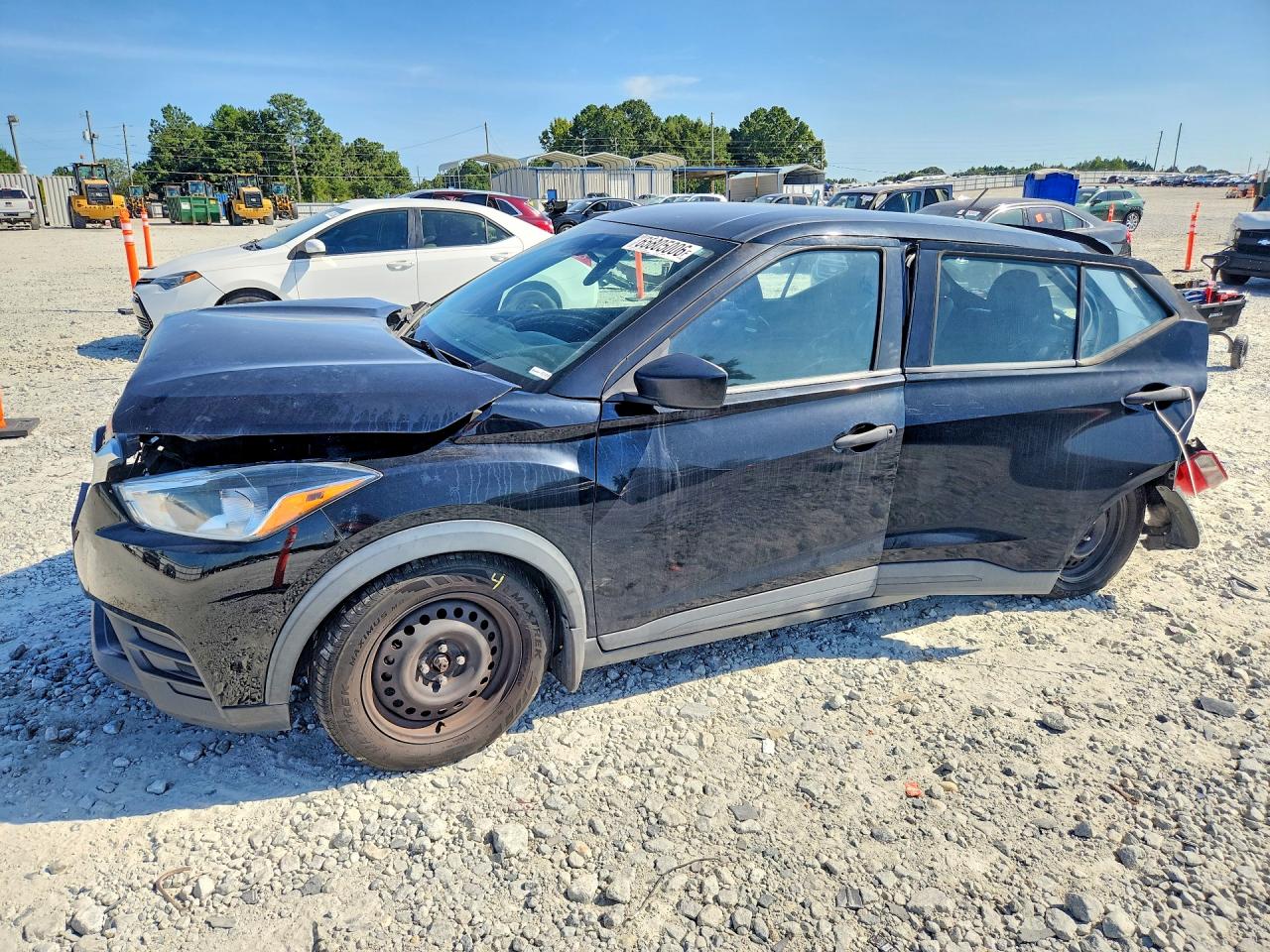 2020 NISSAN KICKS — Front 3/4