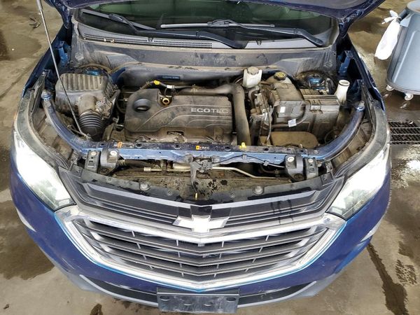 2020 CHEVROLET EQUINOX LT (1LT) — Engine bay
