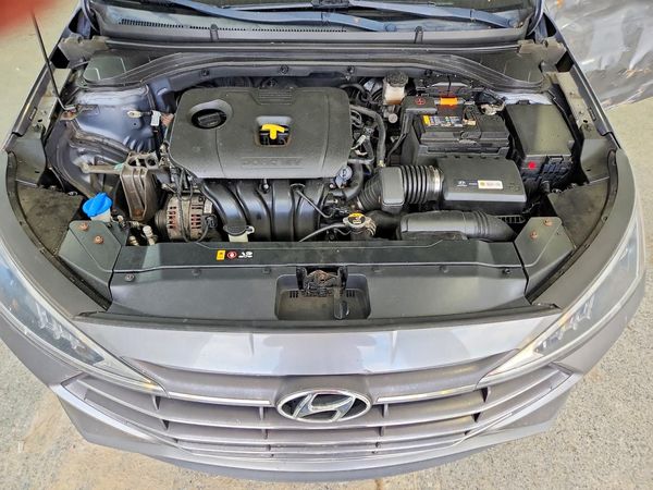 2019 HYUNDAI ELANTRA SE