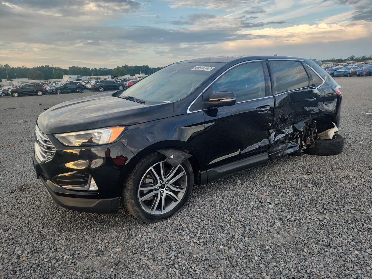 2024 FORD EDGE Titanium — Front 3/4