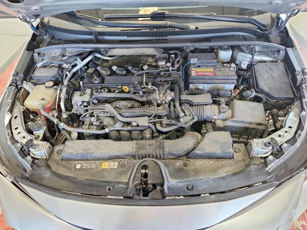 2019 TOYOTA COROLLA HA SE/XSE — Engine bay