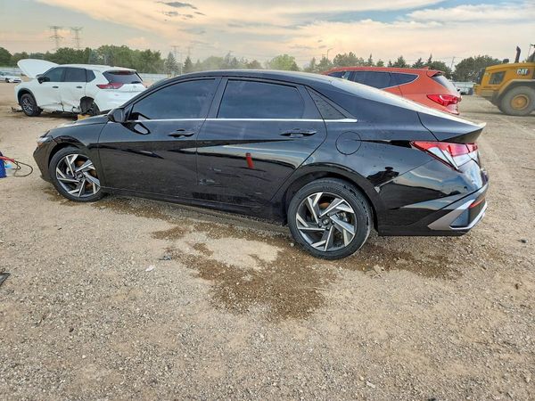 2024 HYUNDAI ELANTRA