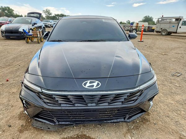 2024 HYUNDAI ELANTRA