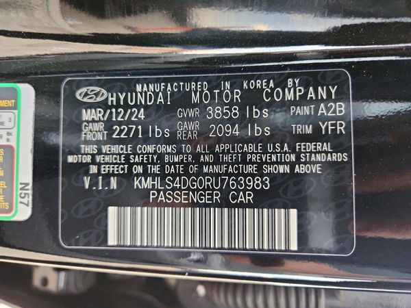 2024 HYUNDAI ELANTRA