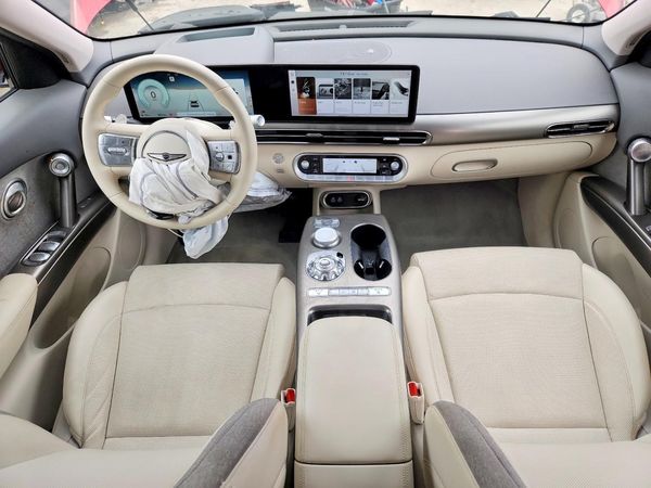 2024 GENESIS GV60 Standard RWD