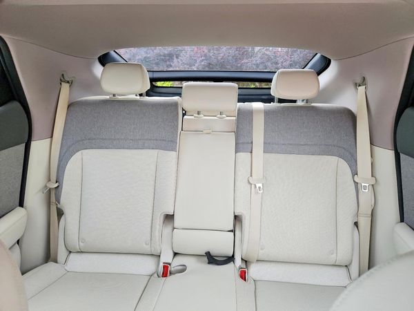 2024 GENESIS GV60 Standard RWD