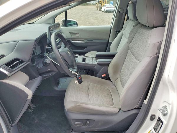 2022 TOYOTA SIENNA LE
