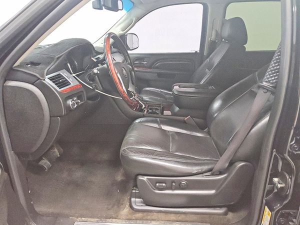 2012 CADILLAC ESCALADE ESV Premium — DENT