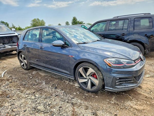 2019 VOLKSWAGEN GTI — Passenger 3/4