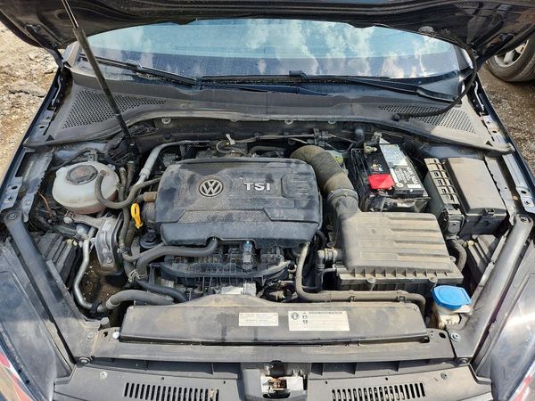 2019 VOLKSWAGEN GTI — Engine bay
