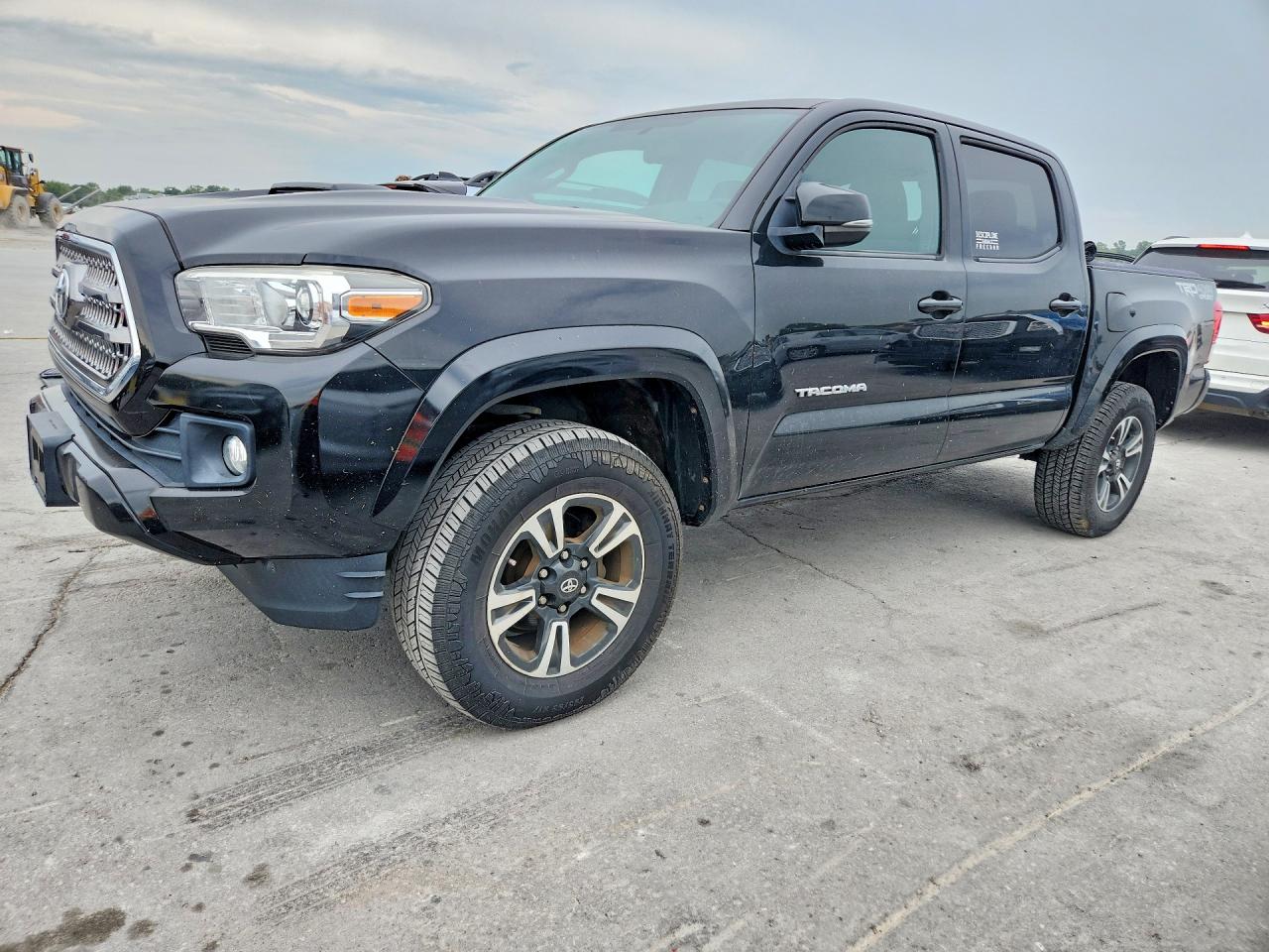 2016 TOYOTA TACOMA