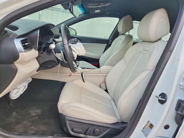 2025 GENESIS G70