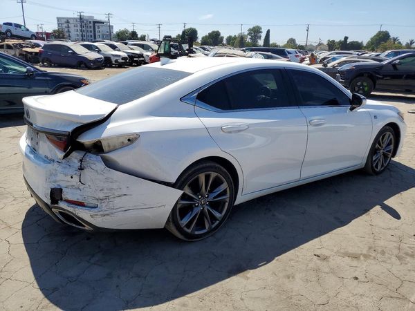 2019 LEXUS ES