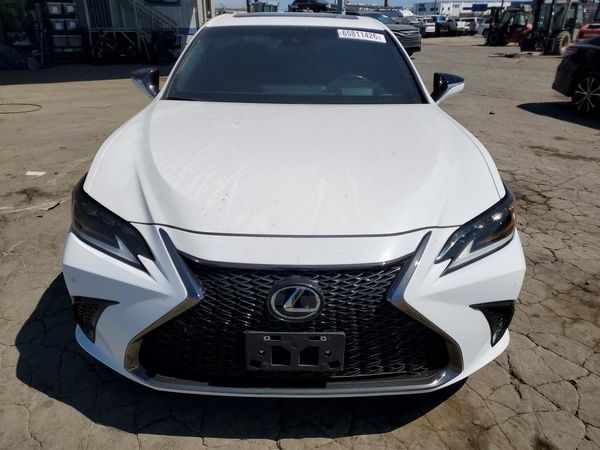 2019 LEXUS ES