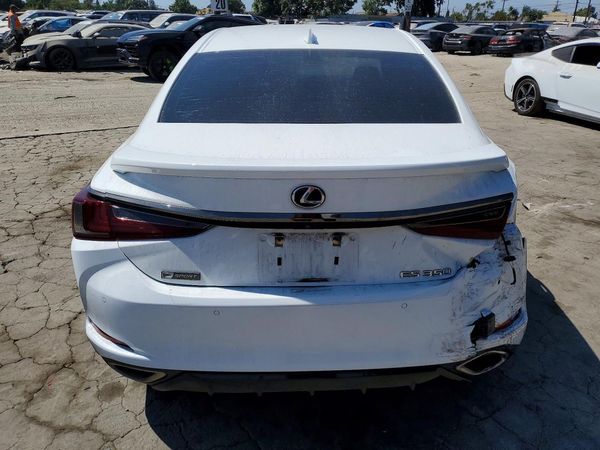 2019 LEXUS ES