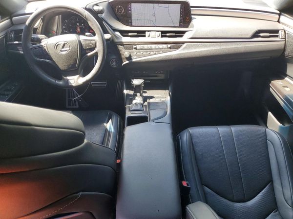 2019 LEXUS ES