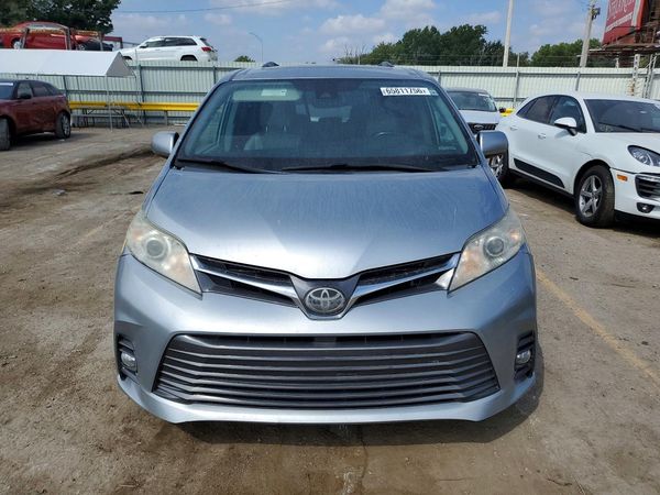 2019 TOYOTA SIENNA