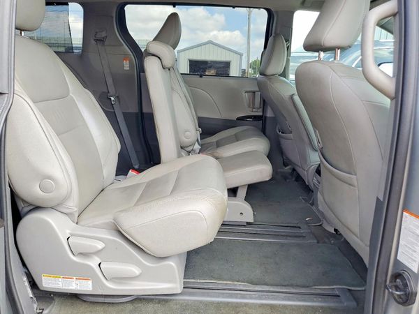 2019 TOYOTA SIENNA