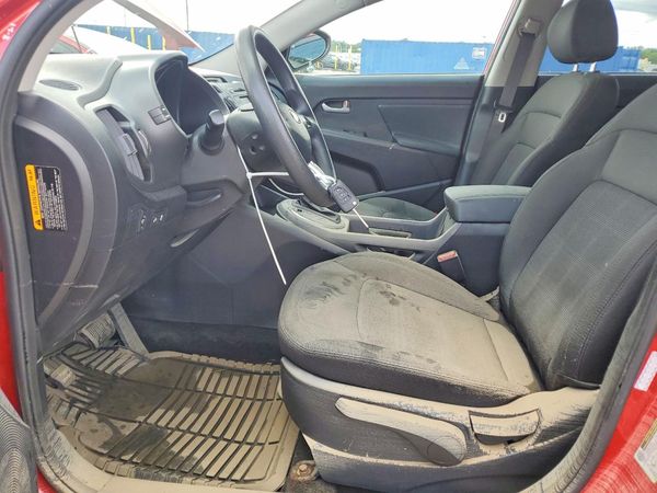 2013 KIA SPORTAGE LX — DENT