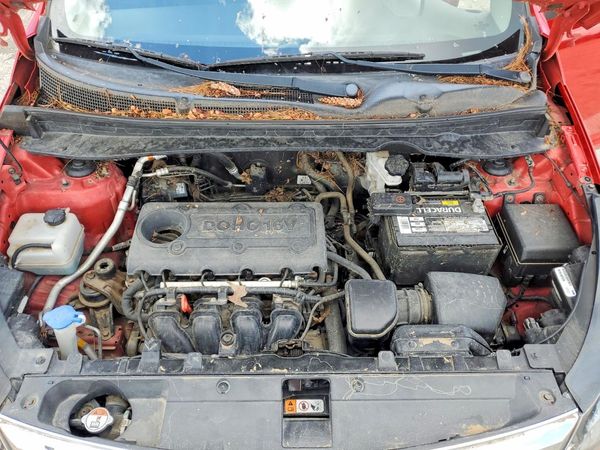 2013 KIA SPORTAGE LX — Engine bay