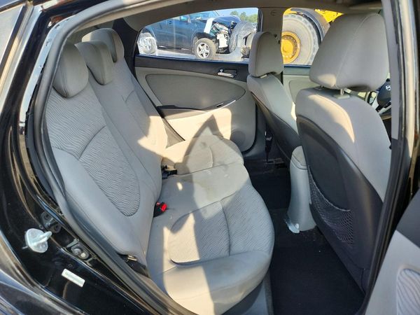 2012 HYUNDAI ACCENT GLS (Middle grade)
