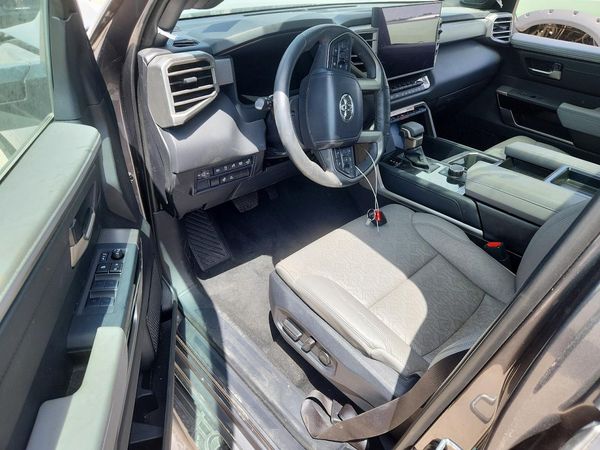 2025 TOYOTA TUNDRA Limited