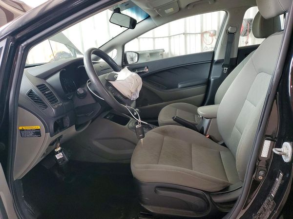 2016 KIA FORTE GL (Middle-Low Grade)