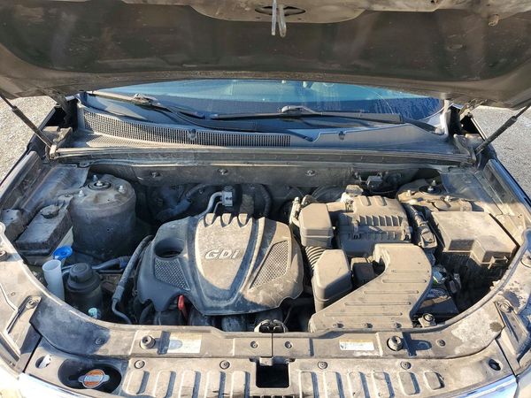2012 KIA SORENTO GLS(Middle grade) — Engine bay
