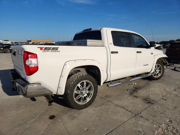 2016 TOYOTA TUNDRA