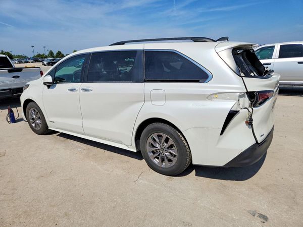 2021 TOYOTA SIENNA