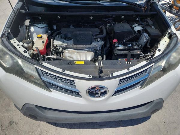 2015 TOYOTA RAV4 Limited (G Grade) — Engine bay
