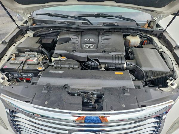 2012 INFINITI QX56 BASE